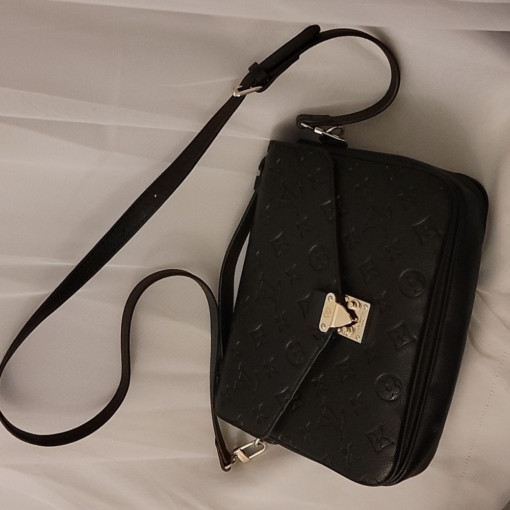 Louis Vuitton Pochette Metis Empreinte Leather Black Crossbody bag Mildy Used